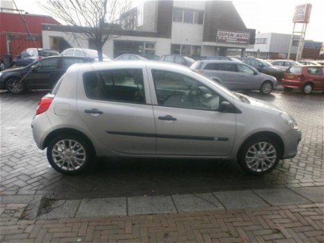 Renault Clio - 1.2-16V Dynamique Comfort - 1