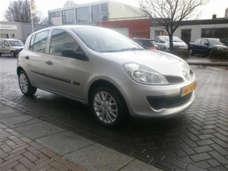 Renault Clio - 1.2-16V Dynamique Comfort - 1