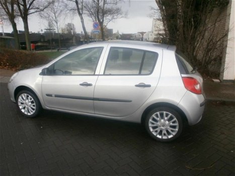 Renault Clio - 1.2-16V Dynamique Comfort - 1