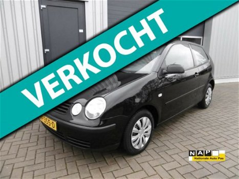 Volkswagen Polo - 1.2 Airco Stuurbekrachtiging Zwart - 1