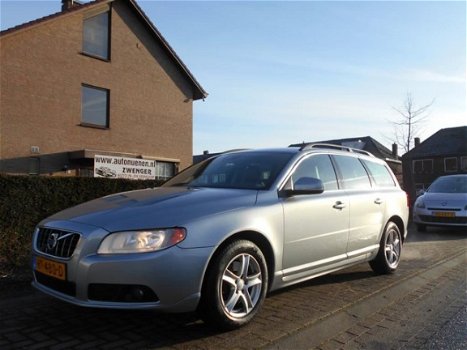 Volvo V70 - 2.0 D3 AUT. NAVIGATIE/LEER/PDC/ELEKTRISCHE-ACHTERKLEP/GOED-ONDERHOUDEN - 1