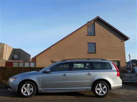 Volvo V70 - 2.0 D3 AUT. NAVIGATIE/LEER/PDC/ELEKTRISCHE-ACHTERKLEP/GOED-ONDERHOUDEN - 1