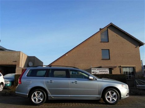 Volvo V70 - 2.0 D3 AUT. NAVIGATIE/LEER/PDC/ELEKTRISCHE-ACHTERKLEP/GOED-ONDERHOUDEN - 1