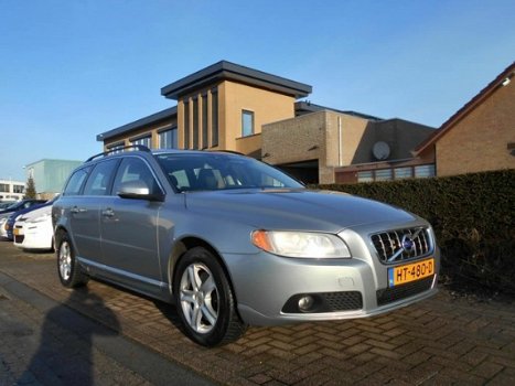 Volvo V70 - 2.0 D3 AUT. NAVIGATIE/LEER/PDC/ELEKTRISCHE-ACHTERKLEP/GOED-ONDERHOUDEN - 1