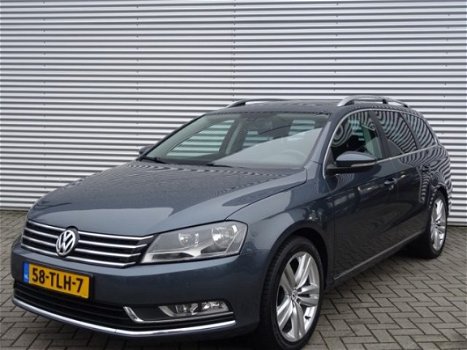 Volkswagen Passat Variant - 1.6 TDI COMFORTLINE / NAVI / P.DAK / PDC V+A / 18 - 1