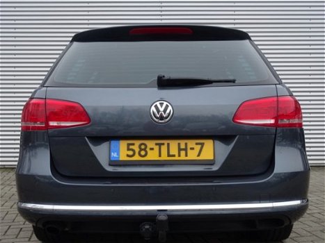 Volkswagen Passat Variant - 1.6 TDI COMFORTLINE / NAVI / P.DAK / PDC V+A / 18 - 1