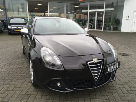 Alfa Romeo Giulietta - 1.4 T Distinctive Sport Leder Cruise Pdc Bluetooth - 1