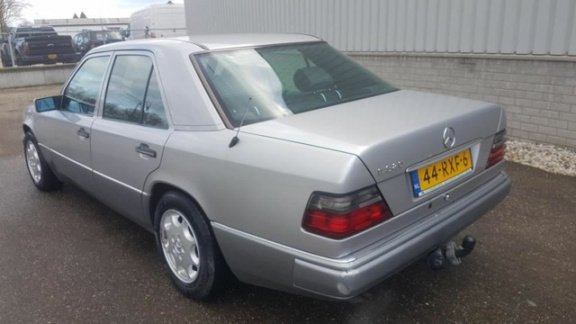 Mercedes-Benz E-klasse - 320 Elegance - 1