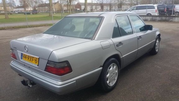 Mercedes-Benz E-klasse - 320 Elegance - 1