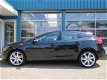 Volvo V40 - 1.6 T2 120pk Momentum / Xenon / Leder / 18 Inch / Incl 6 maand BOVAG garantie , - 1 - Thumbnail