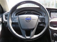 Volvo V40 - 1.6 T2 120pk Momentum / Xenon / Leder / 18 Inch / Incl 6 maand BOVAG garantie ,