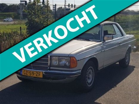 Mercedes-Benz 230 - (W123) CE aut. *SHOWROOMWAARDIG - 1