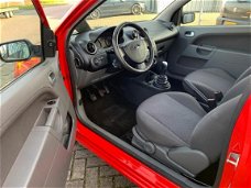 Ford Fiesta - 1.4-16V Ghia NIEUWE APK KEURING