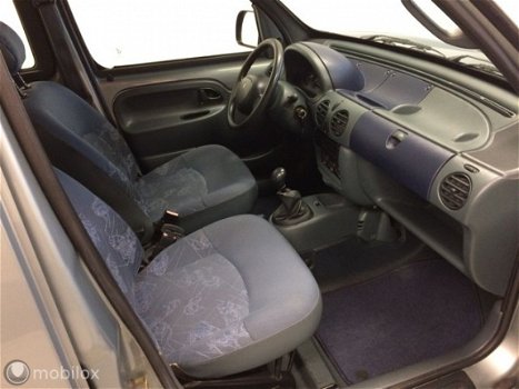 Renault Kangoo - invalide vervoer 1.4 RT - 1