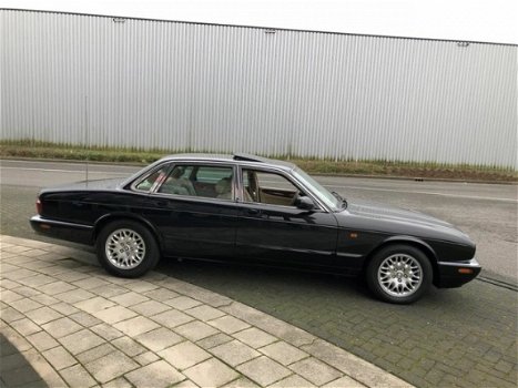 Jaguar XJ - 3.2 V8 Executive - Youngtimer - Bj 2000 - Inr Mog - 1