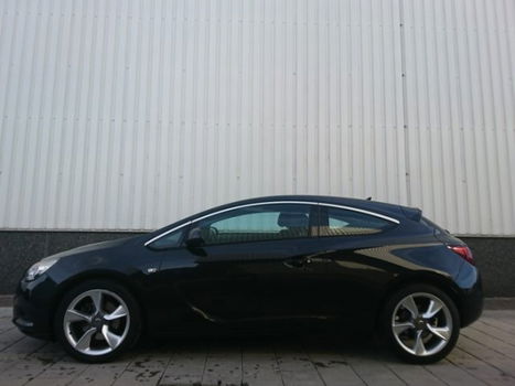 Opel Astra GTC - 1.4 TURBO SPORT NAVI // CC // 18