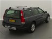 Volvo XC70 - 2.4D Summum automaat / leder / trekhaak / 4 WD / mooie auto - 1 - Thumbnail