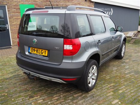 Skoda Yeti - 1.2 TSI Trekhaak Airco Koplampsproeiers Dakrails Lichtmetalen velgen Active Plus - 1