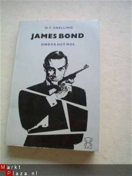 James Bond onder het mes door O.F. Snelling - 1