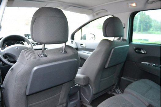 Peugeot 5008 - 1.6 THP Blue Lease Executive 7p. AIRCO/ 7-PERSOONS/ NAVIGATIE/ ECC/ LMV/ CV/ EL.RAMEN - 1