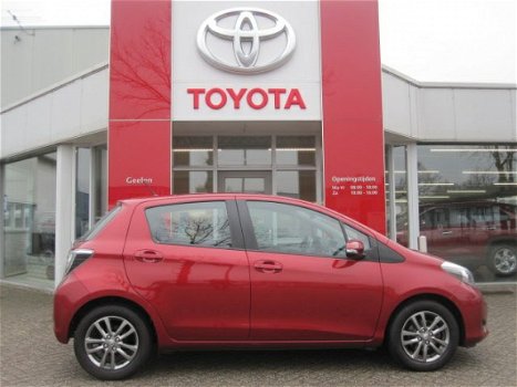 Toyota Yaris - 1.0 Aspiration, Camera LM-Velgen, Bluetooth - 1