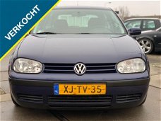 Volkswagen Golf - 1.6 Comfortline/Clima/CV/Stuurbkr