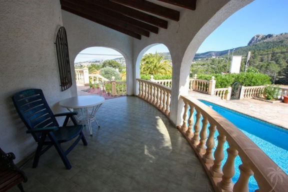 Ruime villa in ORBA VALLEI op landgoed 800 m2 met zwembad - Afbeelding 5