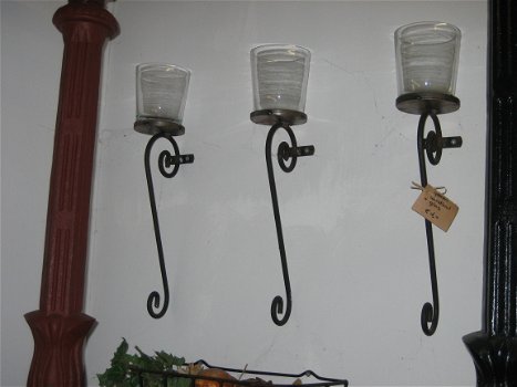 Smeedijzeren wandkrul met glas, wanddecoratie, kaarsenhouder - 0