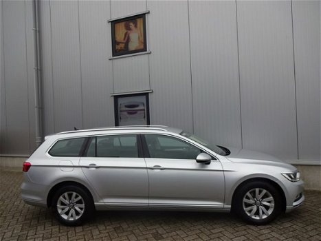 Volkswagen Passat Variant - 2.0 TDI 150pk Xenon/LED Navi Clima V+A Cruise NL-geleverd - 1