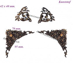 === 4 Ornamentjes = kunststof = gebruikt === 39161