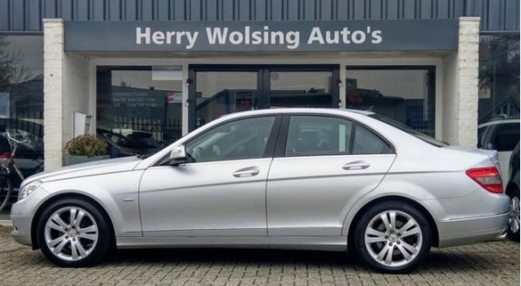 Mercedes-Benz C-klasse - 200 K Avantgarde autom navi pdc leder 76520 KM - 1