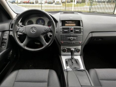 Mercedes-Benz C-klasse - 200 K Avantgarde autom navi pdc leder 76520 KM - 1