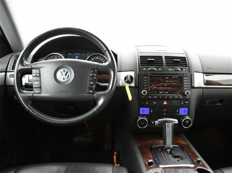 Volkswagen Touareg - 3.0 V6 TDI HIGHLINE AUT. + LEDER / NAVIGATIE - 1