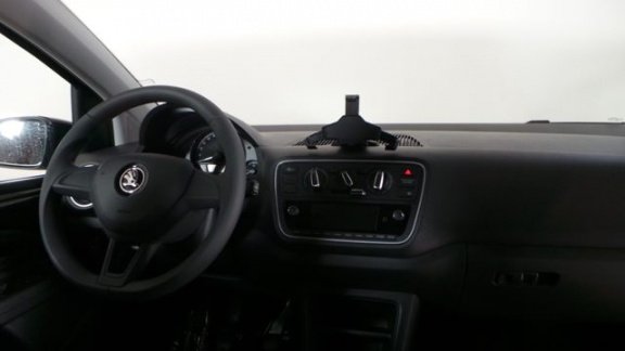 Skoda Citigo - 1.0 Greentech Style met o.a. Parkeersensoren, Smartphone integratie, dab etc - 1