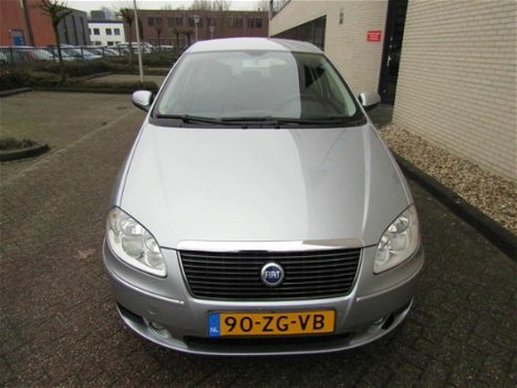 Fiat Croma - 2.2-16V Dynamic Aut Bj 2008 - 1