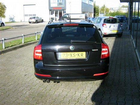 Skoda Octavia Combi - 2.0 TFSI RS - 1