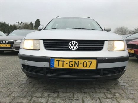 Volkswagen Passat - 1.8-5V Comfortline *ECC - 1