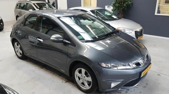 Honda Civic - 1.4 Silverstone - Clima, PDC, Cruise, LM, USB, AUX - 1