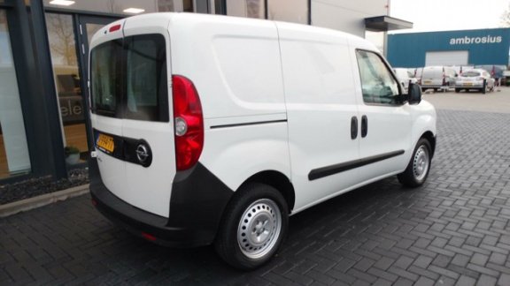 Opel Combo - van 1.4 benzine airco bpm vrij 9500, - inclusief btw - 1