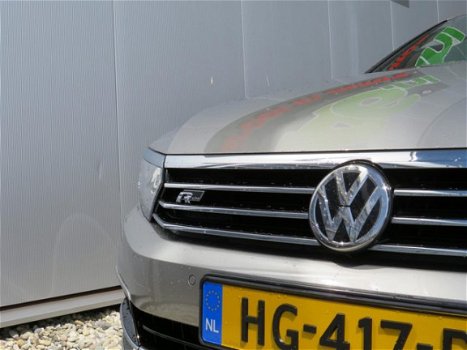 Volkswagen Passat Variant - 1.6 TDI Business Edition R-Line Schuifdak LED koplampen Navi Clima PDC - 1