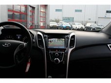 Hyundai i30 - 1.4i Navi/Airco/Camera/Pdc Incl Garantie