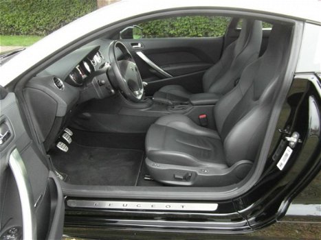 Peugeot RCZ - 1.6 THP / 200 pk / Leder / Navi / JBL / Xenon / Lichtmetalen velgen / Parkeersensoren - 1