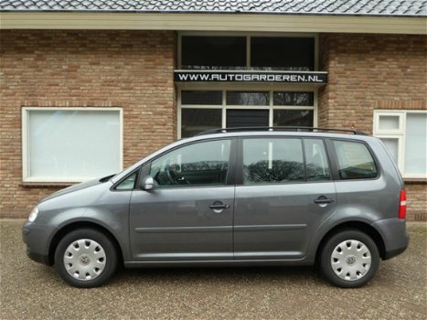 Volkswagen Touran - 1.6 Business - 1