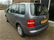 Volkswagen Touran - 1.6 Business - 1 - Thumbnail