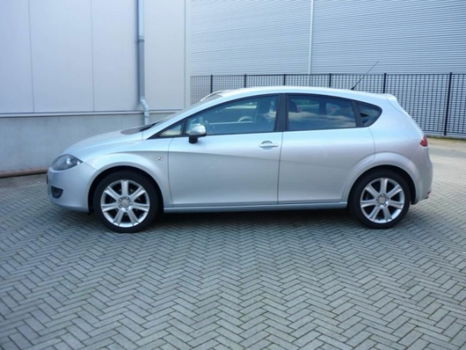 Seat Leon - 1.9 TDI Streetstyle NLauto 5 Deurs Airco PDC 2008 - 1