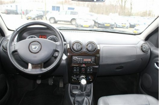 Dacia Duster - 1.6 Aniversare 2wd airco, radio cd speler, lederen bekleding, trekhaak, lichtmetalen - 1