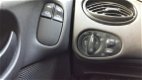 Ford Focus Wagon - 1.8-16V Ghia VERKOCHT - 1 - Thumbnail