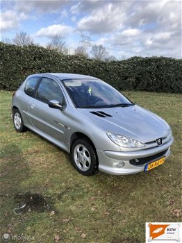 Peugeot 206 - 1.4 Air-line Quiksilver NAP/AIRCO/NETTE AUTO/DB RIEM VERVANGEN - 1