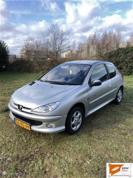 Peugeot 206 - 1.4 Air-line Quiksilver NAP/AIRCO/NETTE AUTO/DB RIEM VERVANGEN - 1