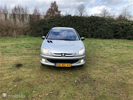 Peugeot 206 - 1.4 Air-line Quiksilver NAP/AIRCO/NETTE AUTO/DB RIEM VERVANGEN - 1